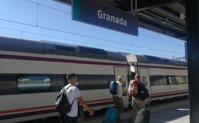 Imagen de archivo de un Avant de Renfe que une Granada, Córdoba y Sevilla.