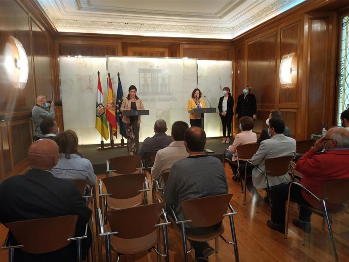 Firma convenio servcicios sociales