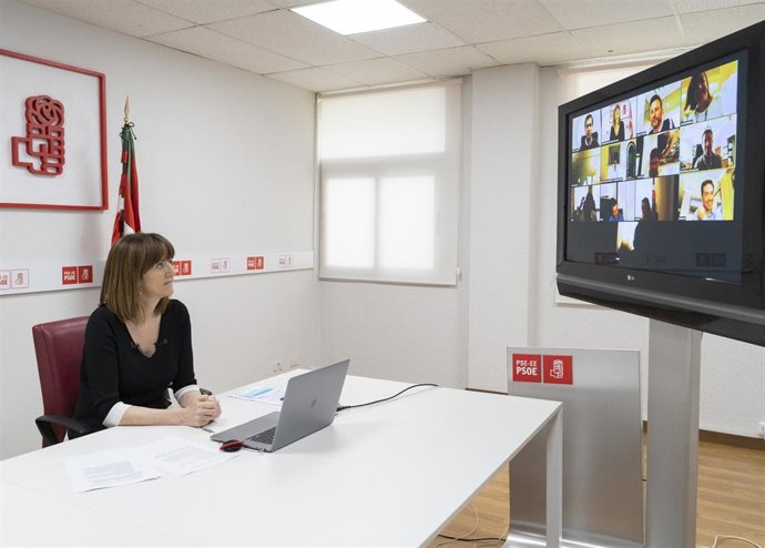 La secretaria general del PSE-EE, Idoia Mendia, en la reunión telemática 