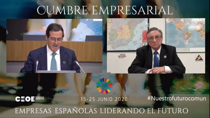 Presidente de la CEOE, Antonio Garamendi, y presidente de Grupo Fuertes, Tomás Fuertes, en la cumbre empresarial