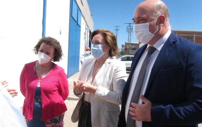 Sandra García con Rafaela Valenzuela y Antonio Ruiz.