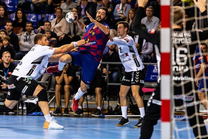 Raúl Entrerríos jugnado con el Barcelona