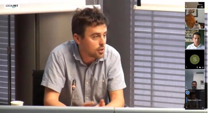 El concejal de Derechos de Ciudadanía y Participación de Barcelona, Marc Serra, durante la Comisión de Presidencia