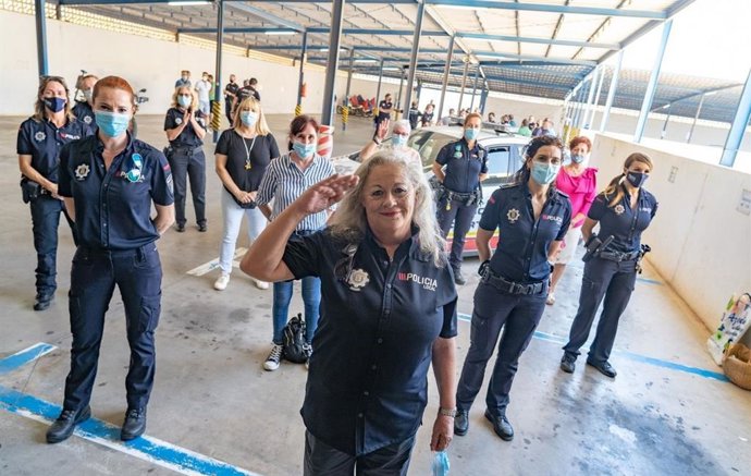La primera mujer que ingresó en la Policía Local de Cartagena, Maricarmen Garrido vive su última jornada laboral