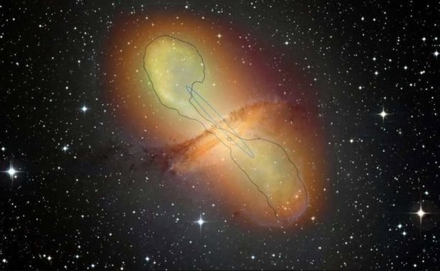 Imagen compuesta de Centaurus A