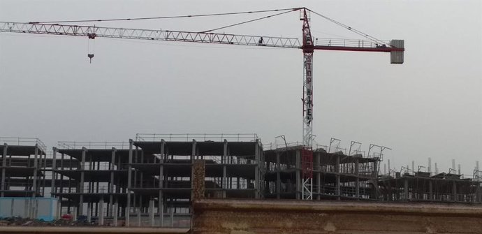 Obras de construcción de un hotel en La Tejita