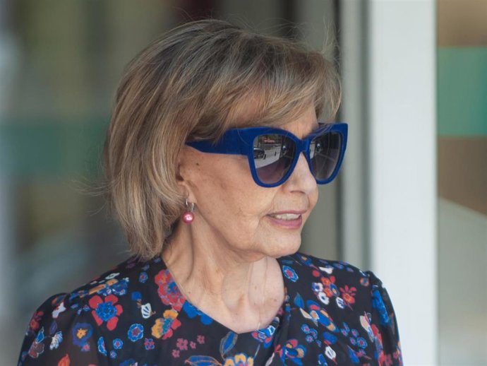 MARIA TERESA CAMPOS ACUDE A UNA REVISIÓN MÉDICA RUTINARIA