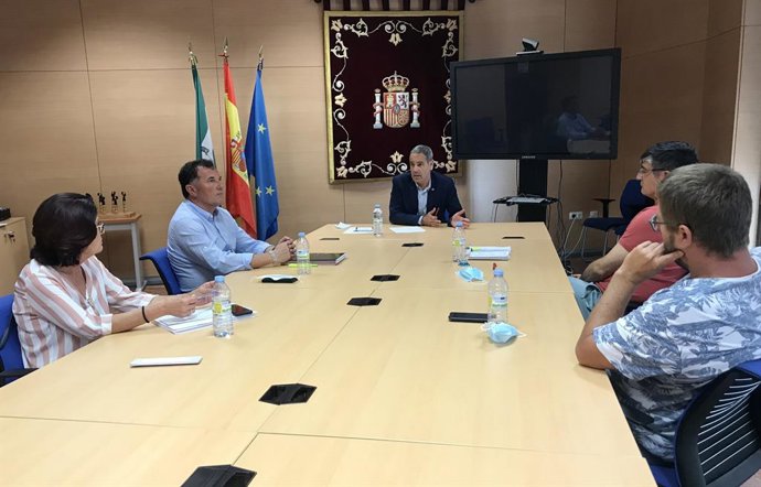 Reunión del subdelegado del Gobierno, José Pacheco, con representantes de los trabajadores de Airbus y CBC