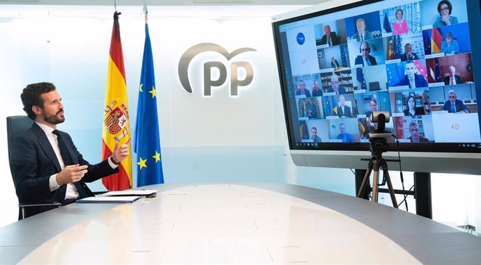 El líder del PP, Pablo Casado, asiste por videoconferencia a una reunión con  sus colegas del Partido Popular Europeo (PPE). En Madrid, a 17 de junio de 2020.