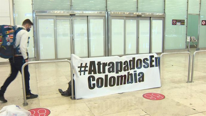 Imágenes de los españoles que han podido regresar a España procedentes de Colombia, país al que llegaron el pasado 22 de febrero con su ONG 'Viaja, Disfruta y Ayuda'.