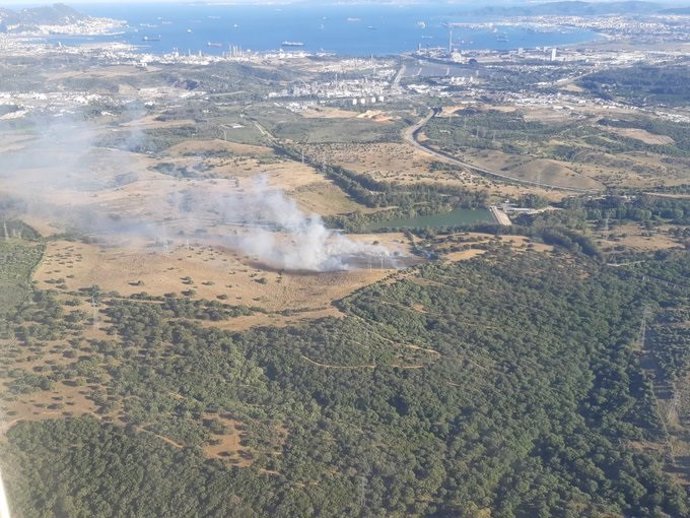Incendio forestal en San Roque (Cádiz)