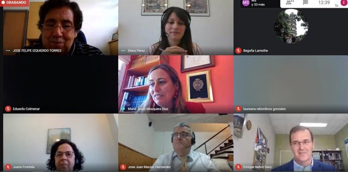 Lectura de la tesis doctoral por parte de Elena Pérez Guevara