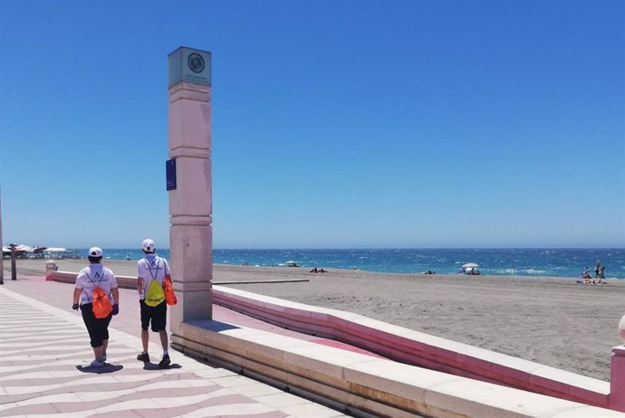 Vigilantes de playa de la Junta de Andalucía en el Paseo Marítimo de Almería