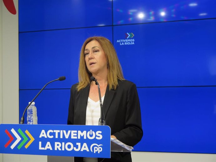 La diputada del PP, Begoña Martínez, en comparecencia de prensa