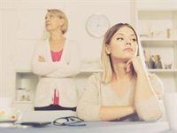 Los adolescentes rebeldes y los padres-policía