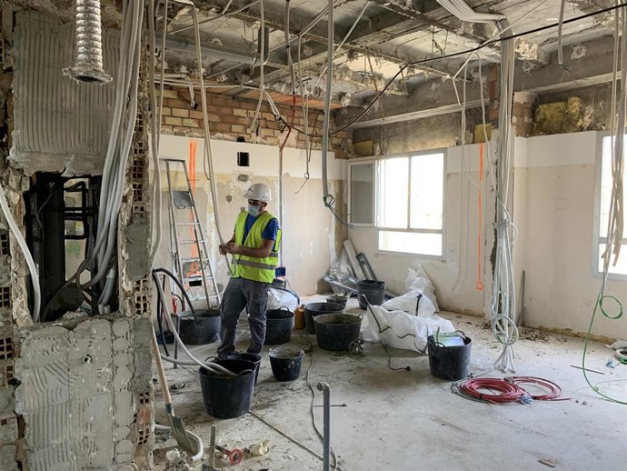 Obras de la Unidad de Cuidados Respiratorios Intermedios (UCRI) en el Hospital Regional de Málaga