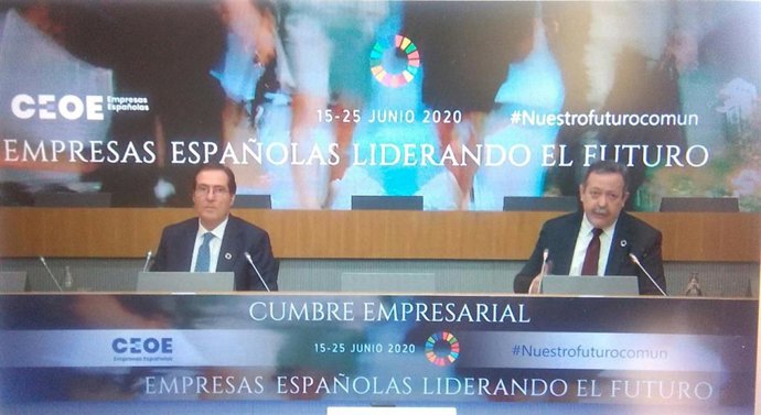 El presidente de la patronal de fabricantes de materiales de construcción Cepco, Luis Rodulfo, en su intervención en la cumbre empresarial de la CEOE