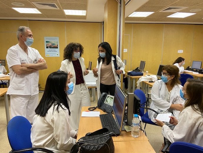 El Gobierno de Castilla-La Mancha destaca y reconoce la labor que están realizando los equipos de vigilancia epidemiológica en la identificación y seguimiento de casos.