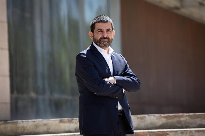 El conseller de Trabajo, Asuntos Sociales y Familias de la Generalitat de Catalunya, Chakir El Homrani, en la Conselleria de Trabajo, Asuntos Sociales y Familias, en Barcelona, Catalunya (España), a 21 de mayo de 2020.