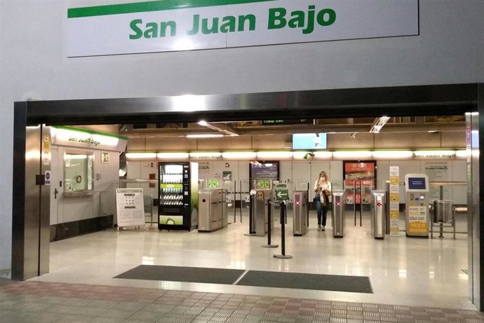Estación de San Juan Bajo con una de las máquinas