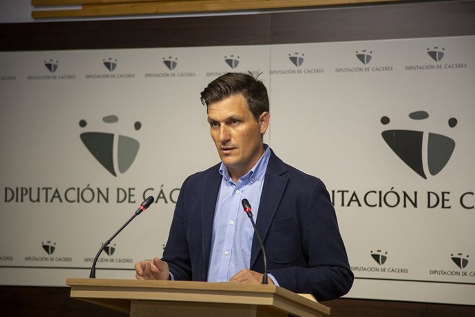 [Grupoextremadura] Fernando García Nicolás Presenta Plan Carreteras Diputación