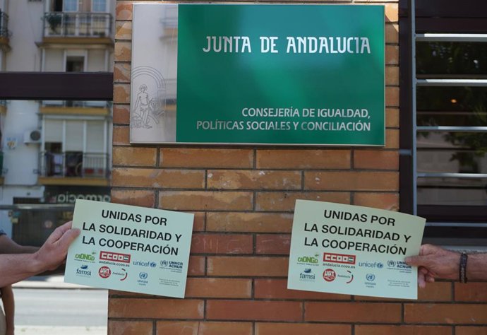 Entregan a la Junta una declaración en defensa de la cooperación internacional