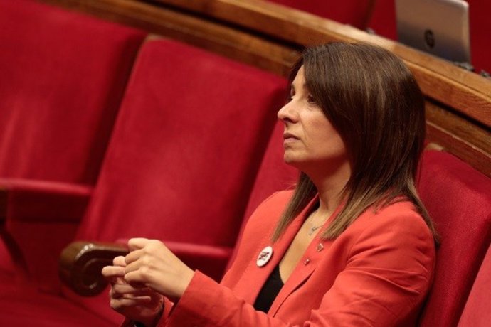 La consellera de Presidencia y portavoz del Govern, Meritxell Budó, en el pleno del Parlament del 4 de junio de 2020