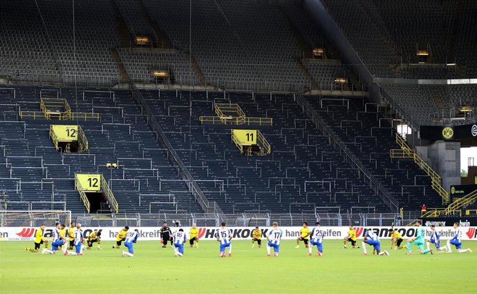 Imagen de las gradas del Signal Iduna Park de Dortmund