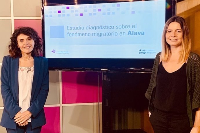 La investigadora de Ikuspegi Maite Fouassier ha presentado este jueves el estudio acompañada por la directora foral de Igualdad y Derechos Humanos, Nerea Melgosa