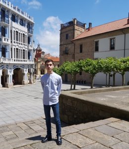 Darío Bagües Castro, alumno del IES Carreño Miranda de Avilés (Asturias), es el ganador del VII Concurso Científico-Literario de la Universidad de La Rioja (UR)