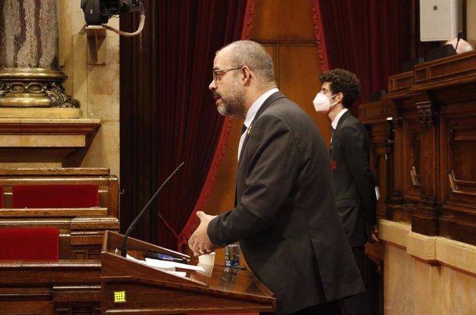 El conseller de la Generalitat Miquel Buch en el pleno del Parlament del 18 de junio.