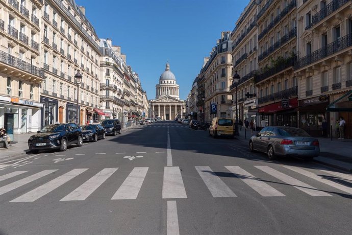 Una calle de París vacia durante la pandemia. 