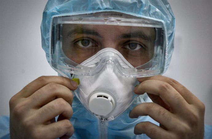 Un médico en Beirut, Líbano, durante la pandemia del coronavirus. 