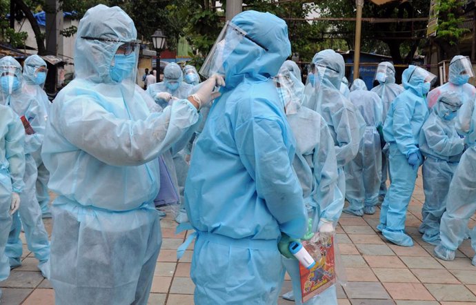 Coronavirus.- India registra su mayor tasa de contagios en un día con más de 13.