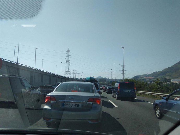 Tráfici en la A-8, sentido Cantabria