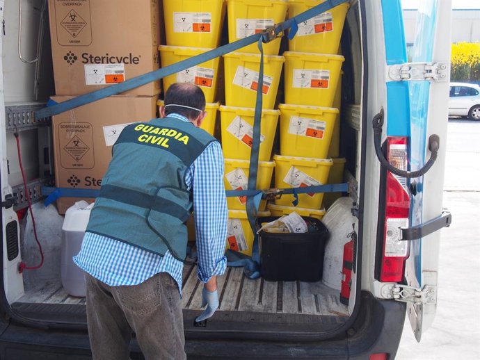 Con el Estado de Alarma, la Guardia Civil intensifica las inspecciones a las gestoras de residuos sanitarios