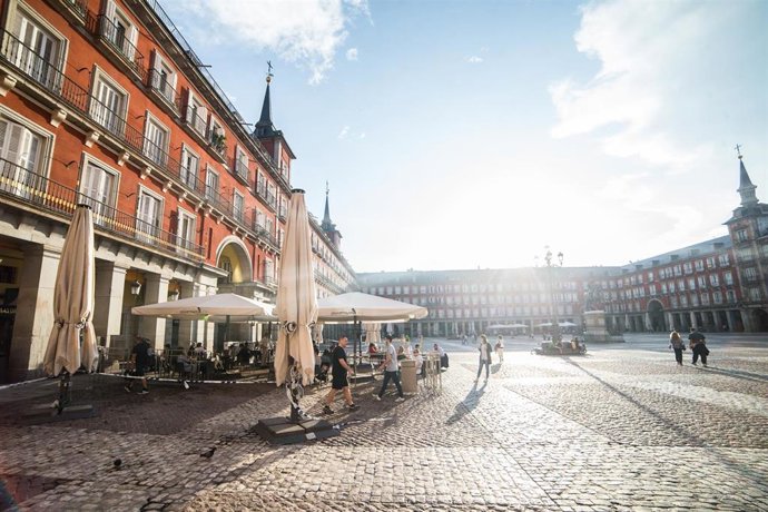 Terrazas abiertas en la céntrica Plaza Mayor madrileña