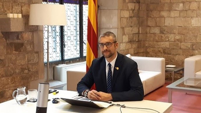 El conseller de Exteriores, Bernat Solé, durante el encuentro telemático con el cuerpo consular acreditado en Barcelona.