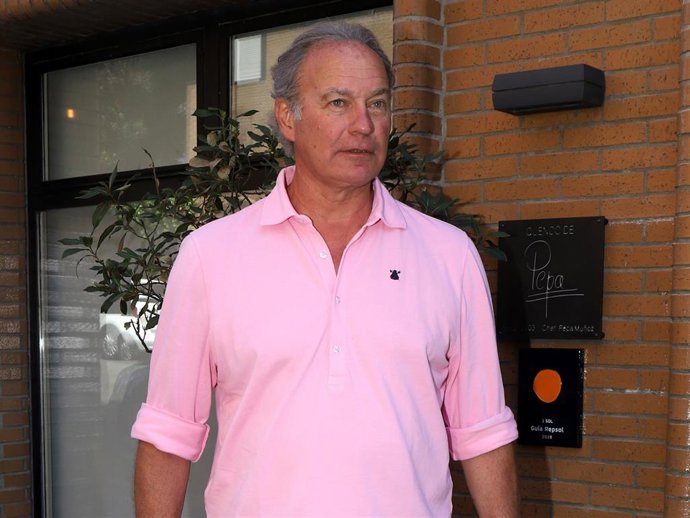 Bertín Osborne aprovecha la desescalada para salir a comer fuera