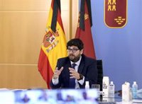 López Miras insta a los alcaldes a "seguir alentando a mantener la prudencia" tras el estado de alarma