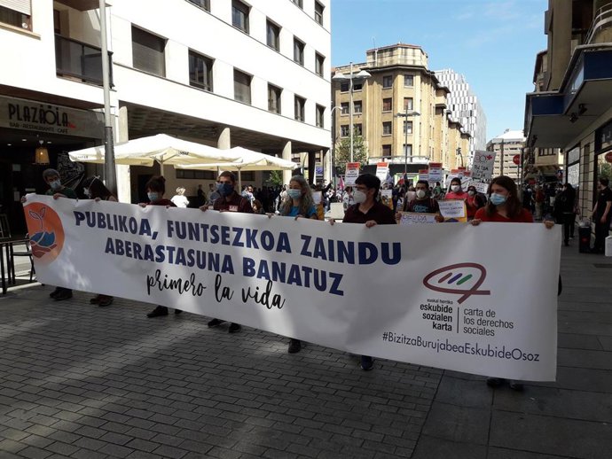 Manifestación de la Carta de Derechos Sociales de Euskal Herria en Pamplona.