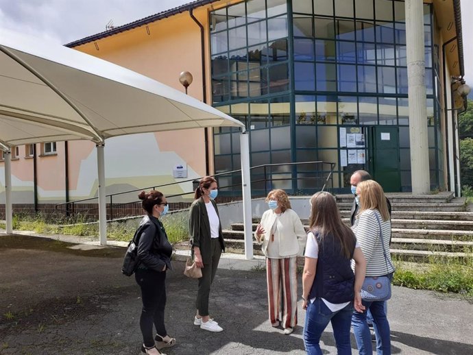 Visita del PP al Colegio de Felechosa.