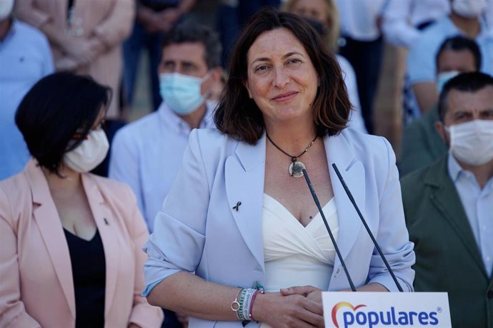 La secretaria general del PP-A, Loles López, durante el acto