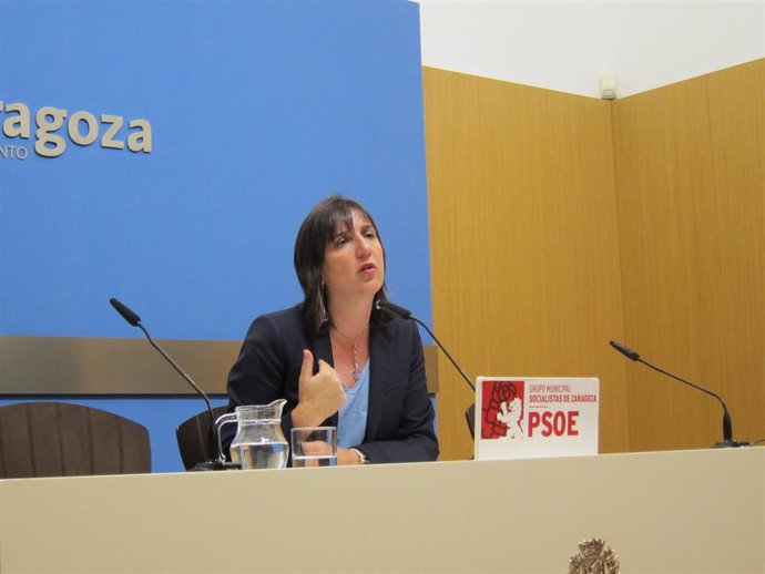 La portavoz del grupo municipal del PSOE, Lola Ranera   