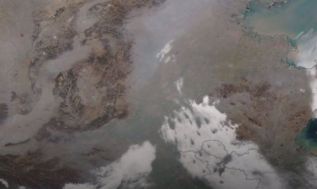Neblina persistente sobre Pekín durante el confinamiento