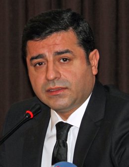 Turquía.- El Constitucional turco ordena indemnizar al político prokurdo Selahat