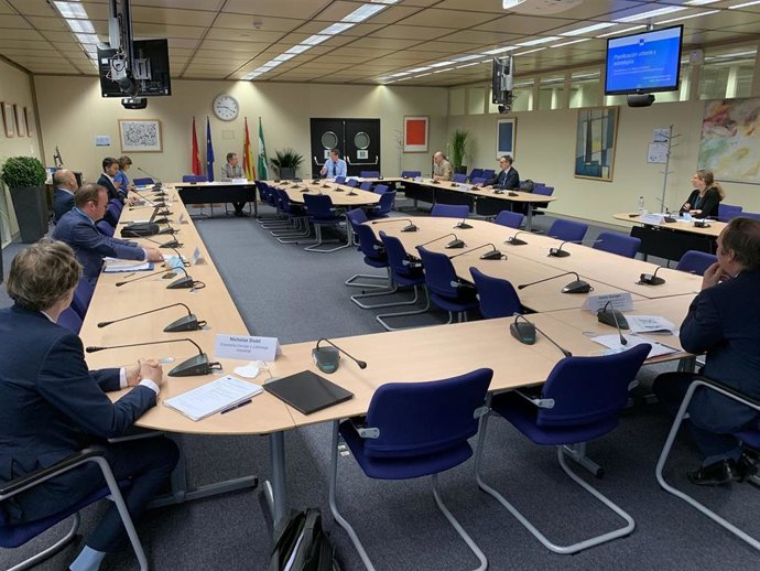 Reunión del alcalde de Sevilla, Juan Espadas, con el Centro de Investigaciones de la Comisión Europea