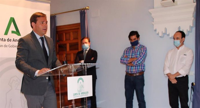 El delegado del Gobierno andaluz en Córdoba, Antonio Repullo, tras el encuentro mantenido con empresas de automatización