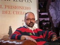 Emili Rosales: "Ruiz Zafón ha convertido Barcelona en un símbolo del libro en el mundo"