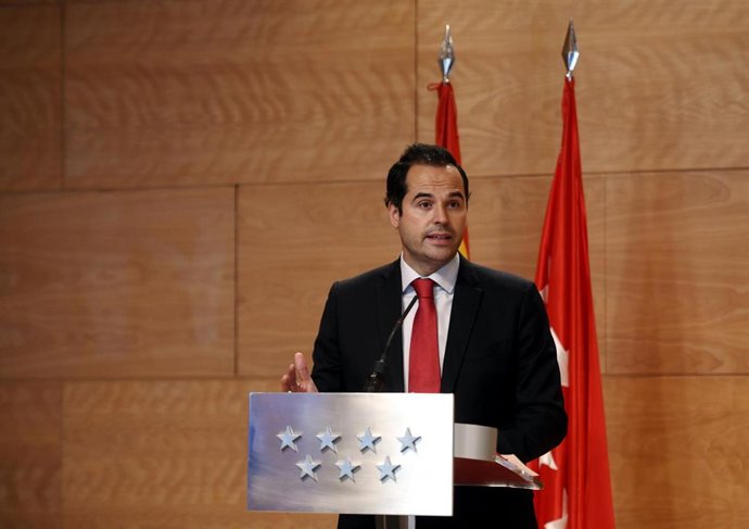 El vicepresidente de la Comunidad de Madrid, Ignacio Aguado, ofrece una rueda de prensa tras la reunión del Consejo de Gobierno de la Comunidad de Madrid para informar de los acuerdos aprobados, en la Real Casa de Correos, Madrid (España).